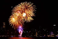 Chicago Fireworks Sailboat Charter thumbnail 1