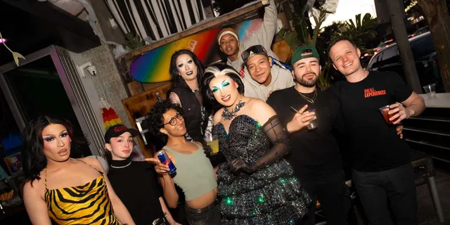 Los Angeles Drag Bar Crawl and Show - Image 2