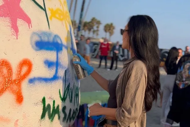 Venice Spray Paint Art Walls Experience 2 hr - Image 4