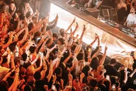 Las Vegas Club Crawl with Party Bus thumbnail 2