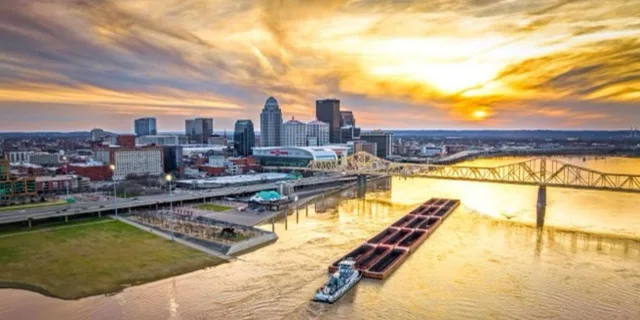 St. Louis Helicopter Tour - Image 6