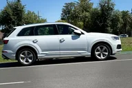 Melbourne Chauffeur Car & Limo Service thumbnail 3