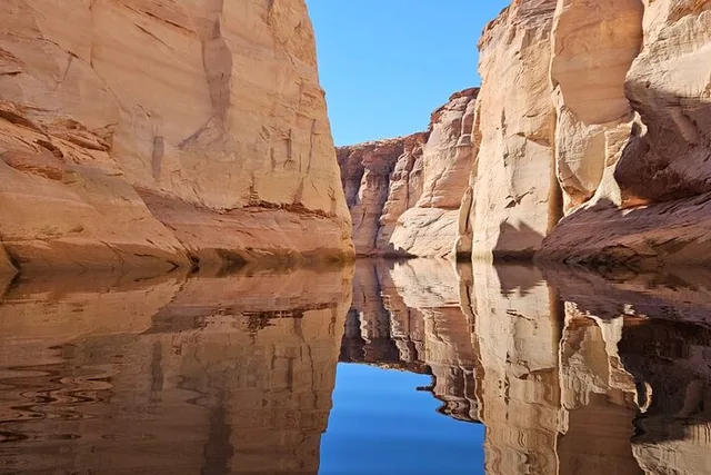 Page Kayak Adventure in Antelope Canyon - Image 2