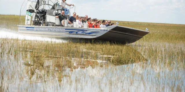 Miami Everglades and Hop-on Hop-off Tour - Image 6
