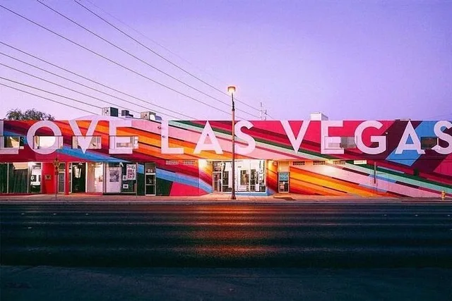 Las Vegas Bars and Dining Limo Experience - Image 6