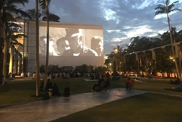 Miami Beach Mall Experience - Image 5