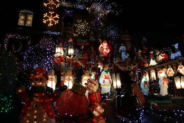 Brooklyn Christmas Tour - Image 6