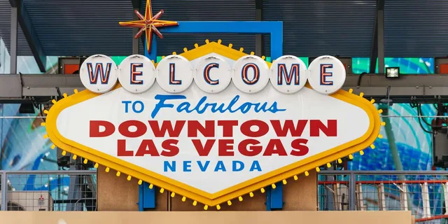 Las Vegas Fremont Street Walking Tour - Image 6