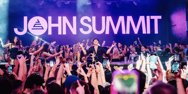 Las Vegas Club and Pool Party Experience - Image 5