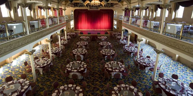 Nashville Showboat Lunch Cruise on the Cumberland River - Image 1