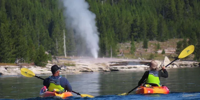 Yellowstone Lake Guided Kayak Tour with Lunch - Image 2