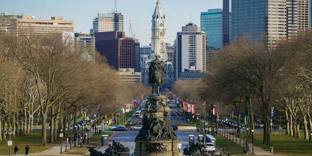 Philadelphia Highlights, History, and Food Tour - Image 3
