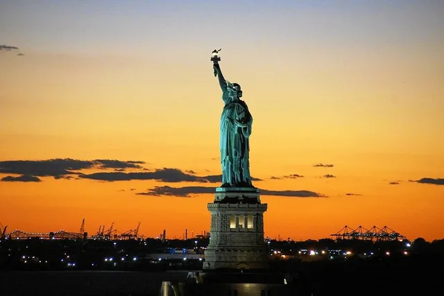 New York City Oktoberfest Cruise with Empire State Building - Image 3