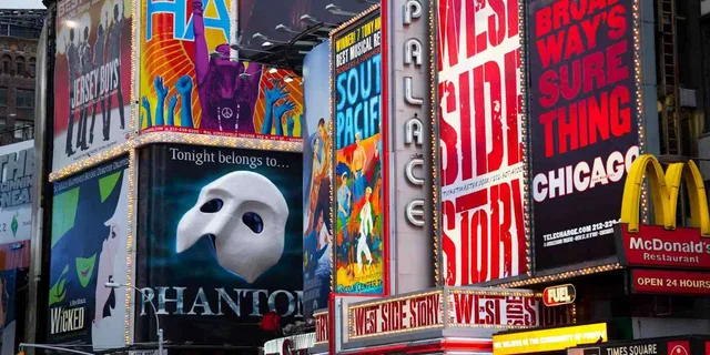 New York City Broadway and Times Square Tour - Image 4