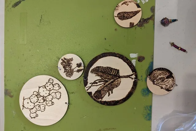 Estes Park Pyrography Wood Burning Class - Image 6
