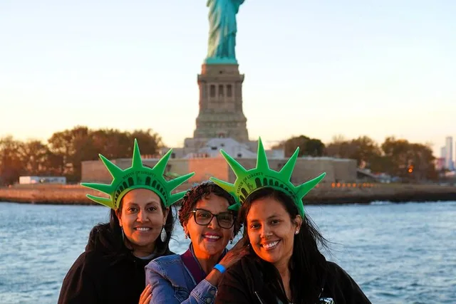 New York City Sunset Cruise - Image 6