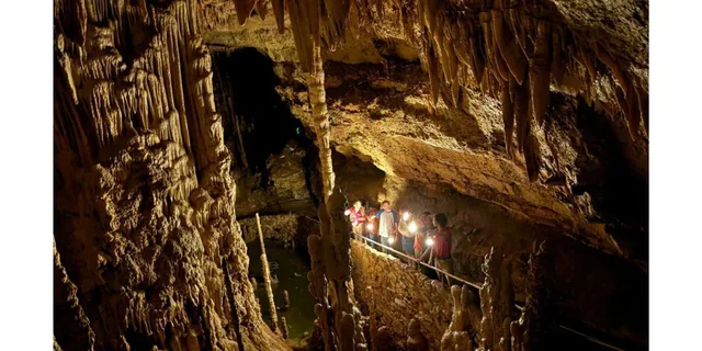 San Antonio Lantern Tour at Natural Bridge Caverns - Image 2