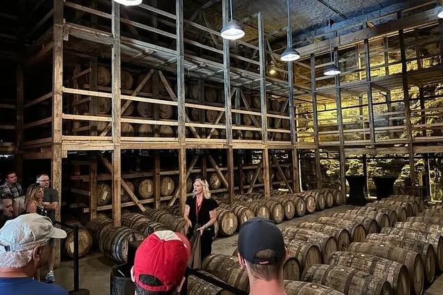 Louisville Bourbon Tour 8 hr - Image 4