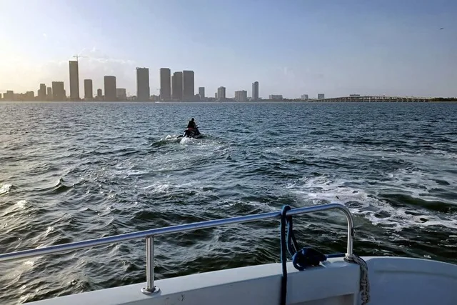 Miami Water Adventure with Drinks and Jet Skis - Image 5