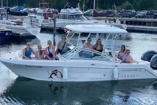 Milwaukee Powerboat Rental on Lake Michigan
