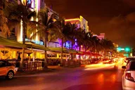 Miami Bar Scavenger Hunt in South Beach 2 hr thumbnail 2