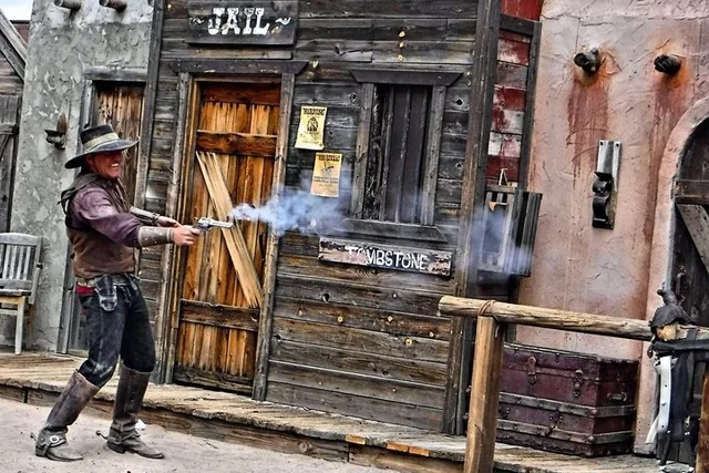 Tombstone Gunfight Show - Image 2