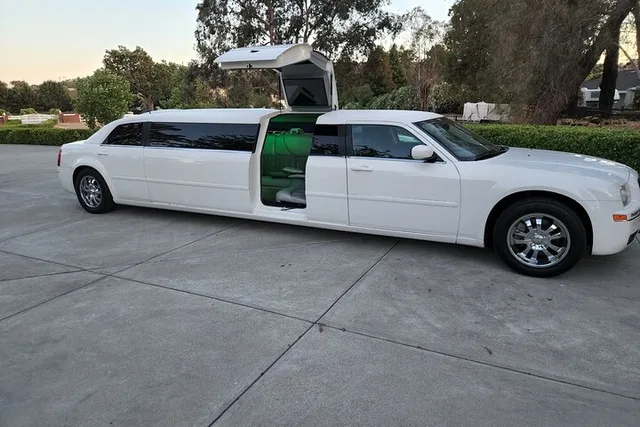 Paso Robles Limousine Wine Tour - Image 1