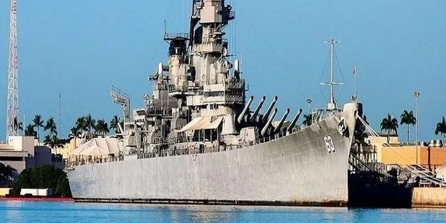 Waikiki Pearl Harbor Battleships Tour - Image 2