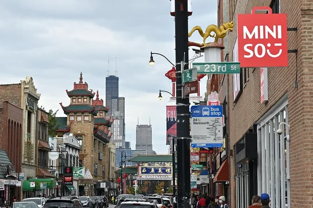Chicago Chinatown Outdoor Escape Game - Image 6