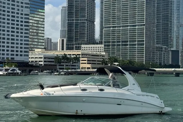 Miami Yacht Cruise - Image 2