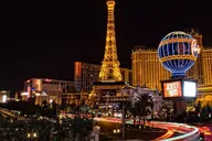 Las Vegas Strip Limo Tour with Champagne thumbnail 6