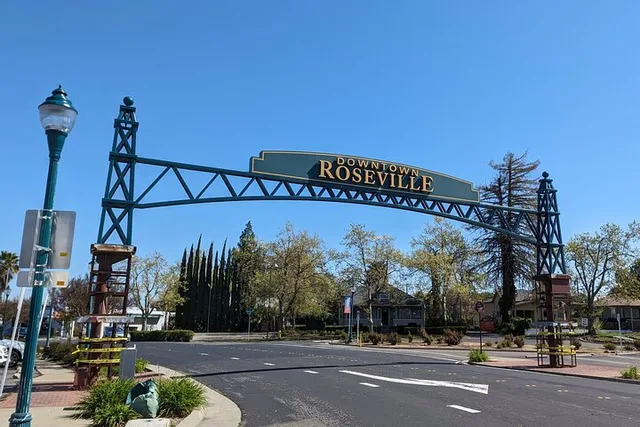 Roseville Scavenger Hunt Walking Tour - Image 2