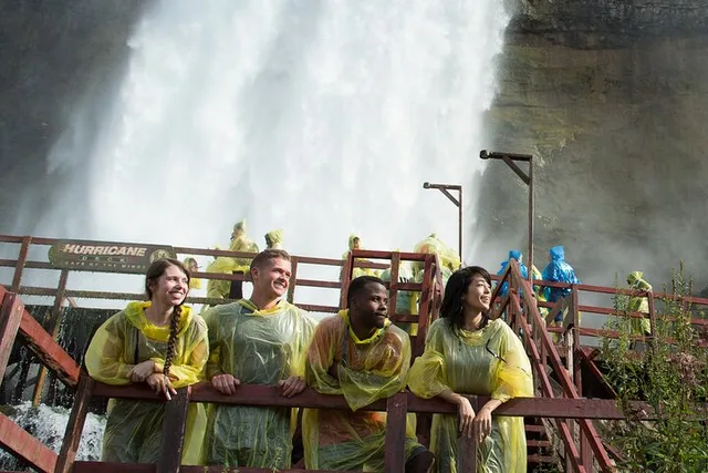 Niagara Falls Maid of the Mist and Cave Adventure - Image 4