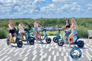 Naples Electric Moped Tour 90 min