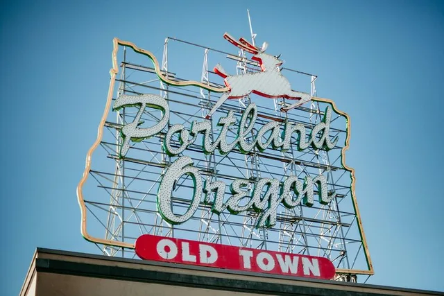 Portland City Tour Half Day - Image 1