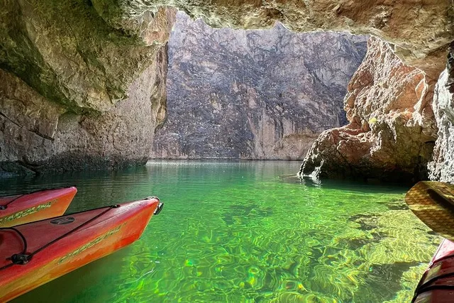 Willow Beach Emerald Cave Kayak Adventure - Image 4