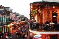 New Orleans Panoramic City Tour with Drink and Souvenir 3 hr thumbnail 1