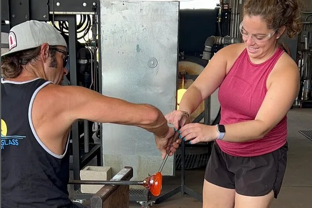 Maui Glassblowing Lesson for Up To 4 People 90 min - Image 6