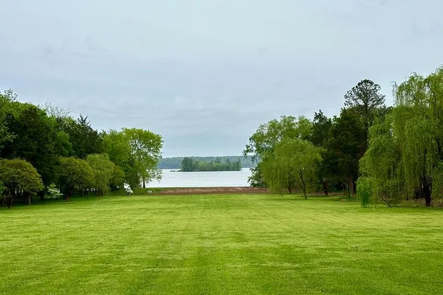 Williamsburg Plantation Tour to Berkeley, Westover & Sherwood - Image 4
