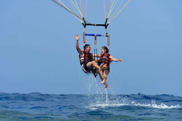 Honolulu Parasailing Adventure in Maunalua Bay - Image 6