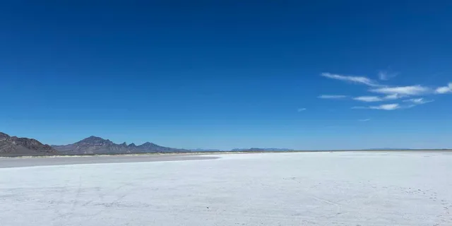 Salt Lake City Bonneville Salt Flats Tour - Image 1