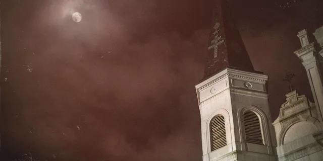 New Orleans Ghosts, Gods, & Gangsters Tour - Image 3