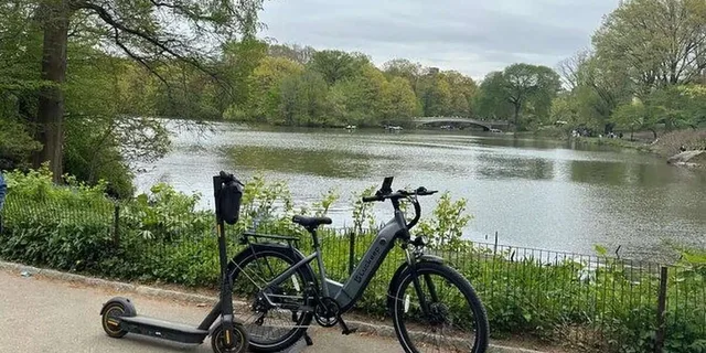 New York Central Park Bike & E-Bike Rental - Image 3