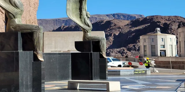 Las Vegas Hoover Dam SUV Tour - Image 4