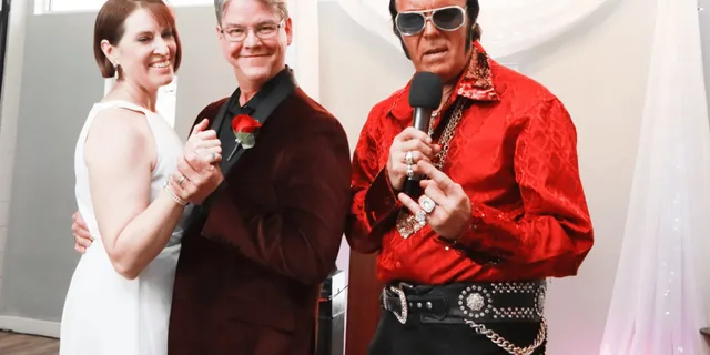 Las Vegas Elvis Wedding Ceremony - Image 4