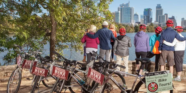 Austin Lady Bird Lake Bike Tour 1.5 Hr - Image 1
