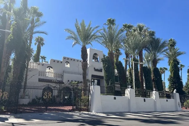 Las Vegas Celebrity Homes Tour - Image 2
