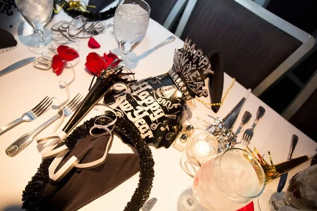 Marina del Rey New Year's Eve Dinner Cruise - Image 2