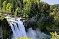 Seattle Wine and Waterfall Day Tour thumbnail 1