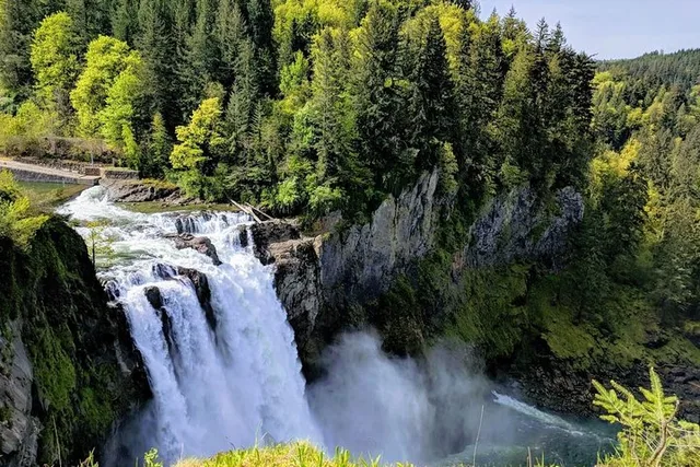 Seattle Wine and Waterfall Day Tour - Image 1